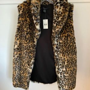 Cejon Leopard Print Faux Fur Vest